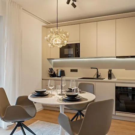 Lägenhet 1-2 Personen - Parkplatz - Fahrradgarage - Zentrum - Kueche - Balkon - Klima *