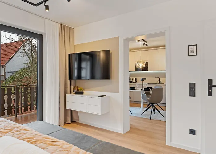 Apartamento 1-2 Personen - Parkplatz - Fahrradgarage - Zentrum - Kueche - Balkon - Klima *