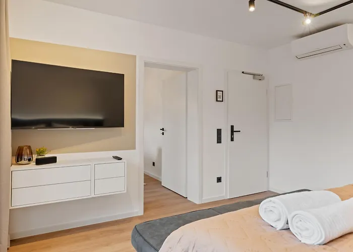 1-2 Personen - Parkplatz - Fahrradgarage - Zentrum - Kueche - Balkon - Klima Sankt Martin