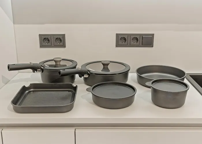 1-2 Personen - Parkplatz - Fahrradgarage - Zentrum - Kueche - Balkon - Klima Apartament Sankt Martin